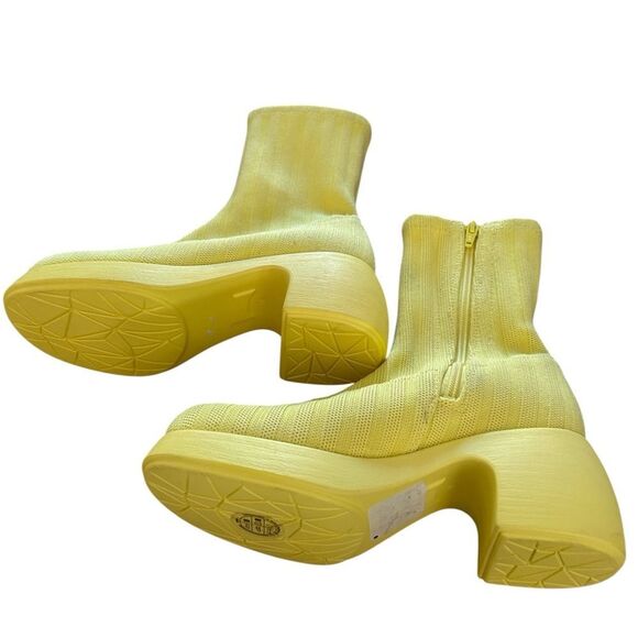 Camper Thelma chunky platform sock boots, Yellow,NWOT Flaw dirt spots, Size 7.5 - Picture 6 of 16